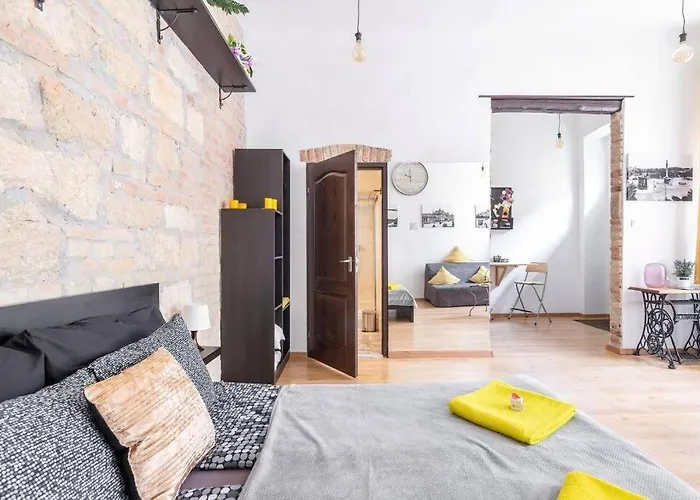 Vintage Style Cozy Downtown Apartment.